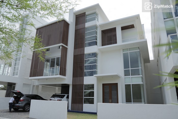                                     4 Bedroom
                                 4 Bedroom House and Lot For Rent in Mahogany Place 3 big photo 1