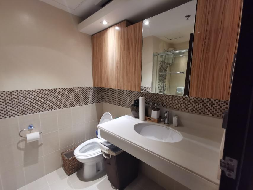                                     2 Bedroom
                                 2 Bedroom Condominium Unit in Arista Place big photo 16