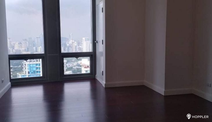                                     4 Bedroom
                                 4 Bedroom Condominium Unit in The Suites at One Bonifacio High Street big photo 12