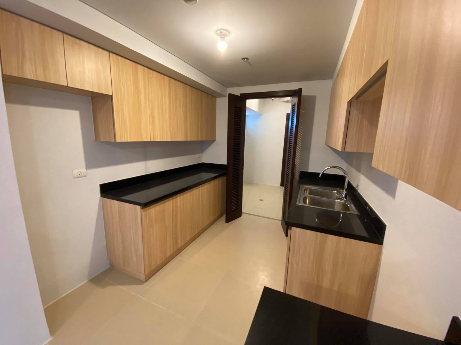                                     2 Bedroom
                                 2 Bedroom Condominium Unit in Verve Residences big photo 6