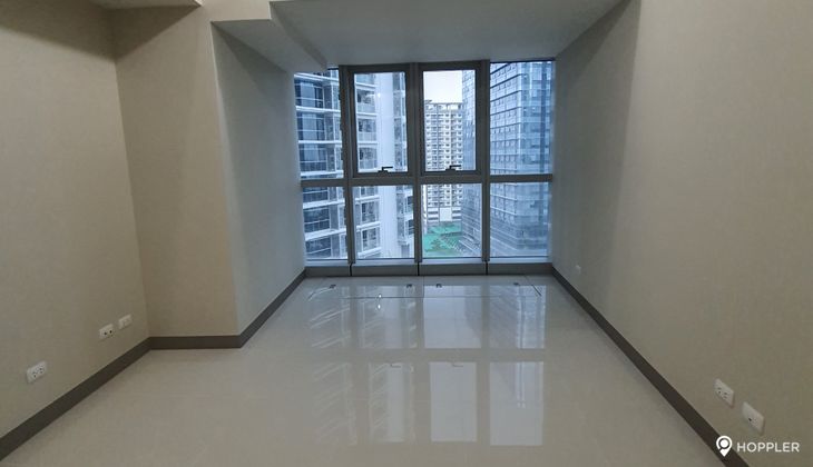                                     2 Bedroom
                                 2 Bedroom Condominium Unit in Uptown Parksuites big photo 27