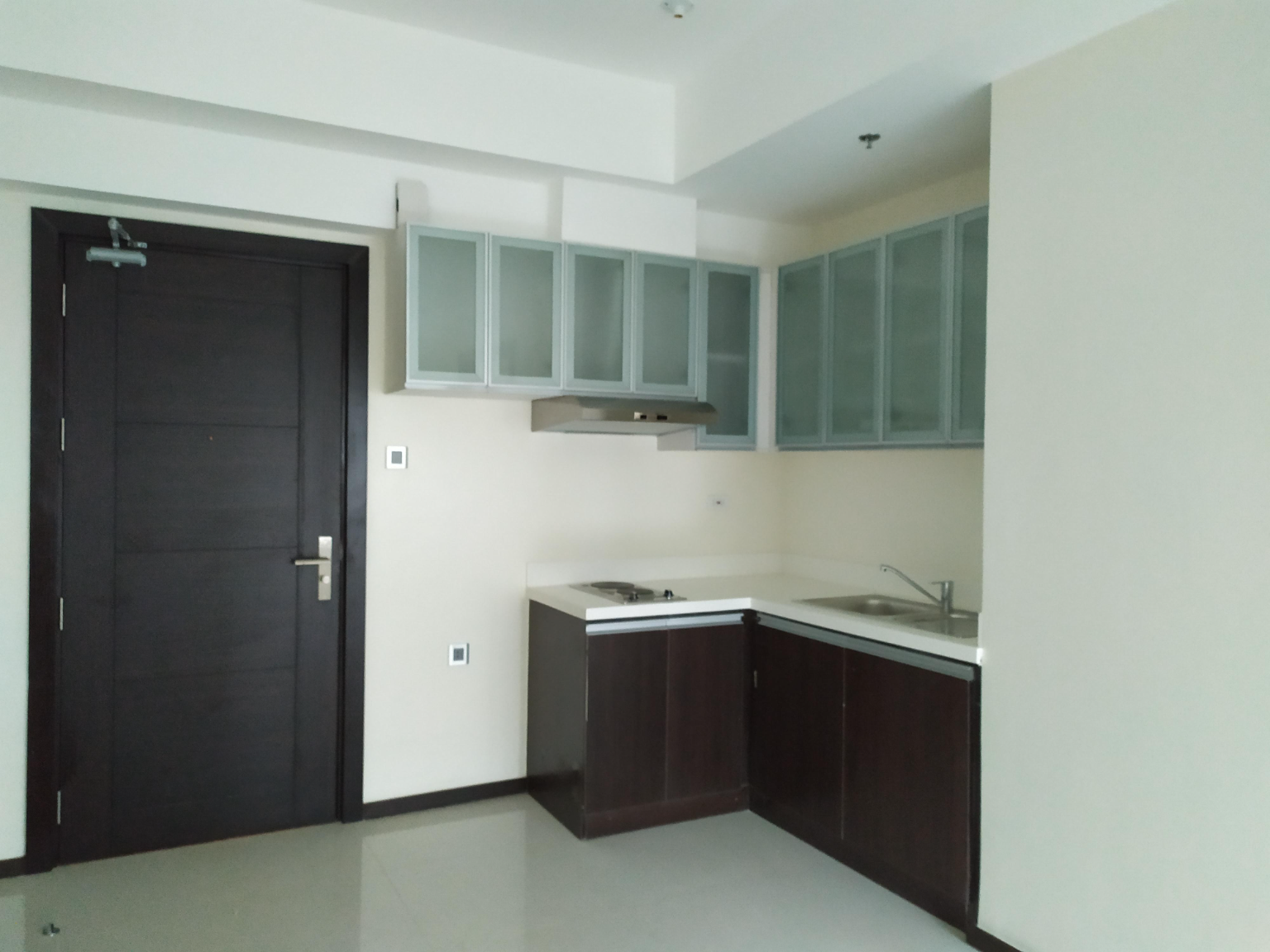                                     1 Bedroom
                                 1 Bedroom Condominium Unit in The Trion Towers big photo 2