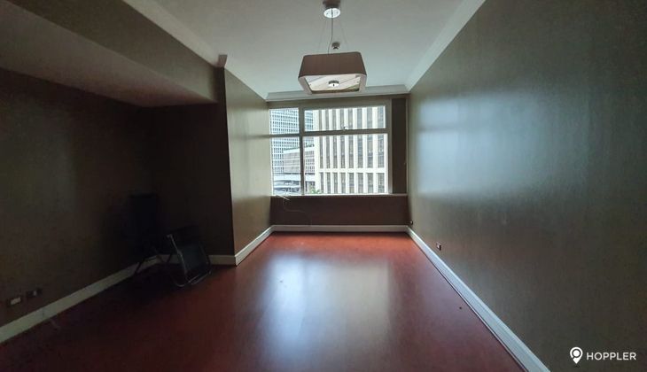                                     3 Bedroom
                                 3 Bedroom Condominium Unit in One Roxas Triangle big photo 8