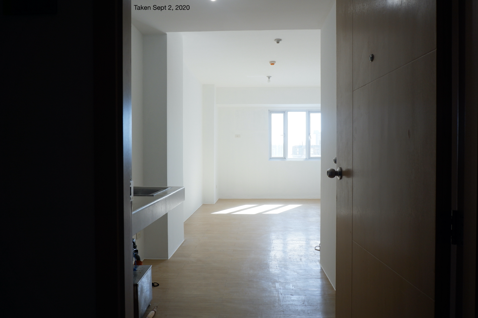                                     1 Bedroom
                                 0 Bedroom Condominium Unit in South Triangle big photo 11