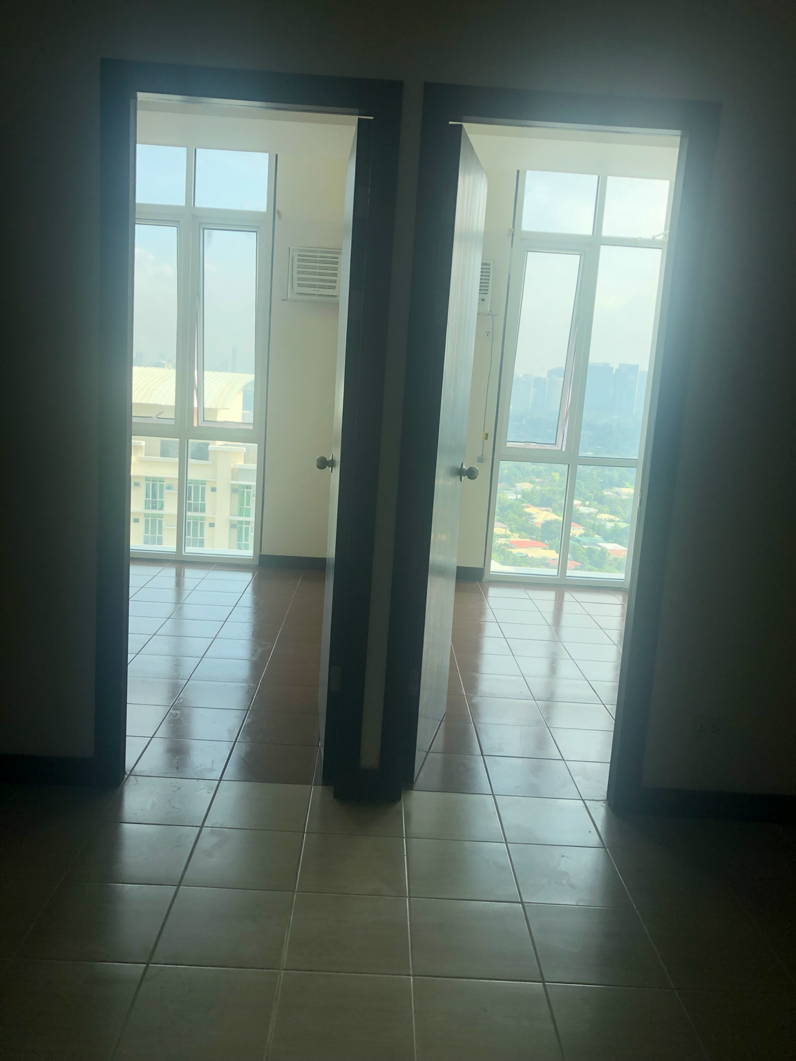                                     2 Bedroom
                                 2 Bedroom Condominium Unit in San Lorenzo Place big photo 2