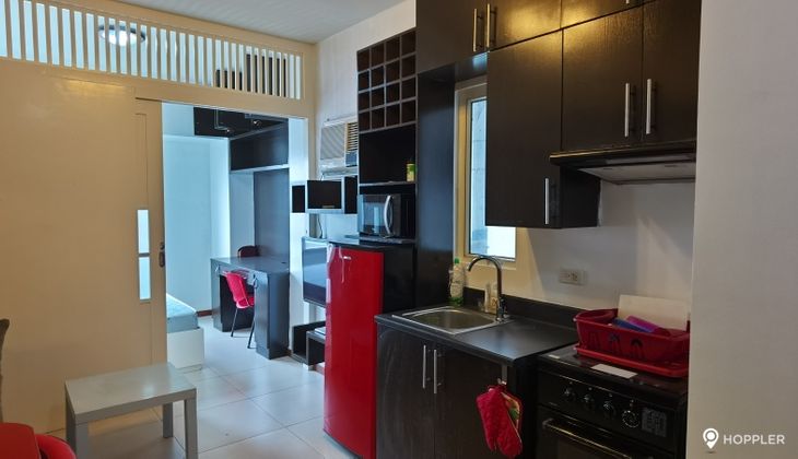                                     1 Bedroom
                                 0 Bedroom Condominium Unit in Legaspi Village big photo 9