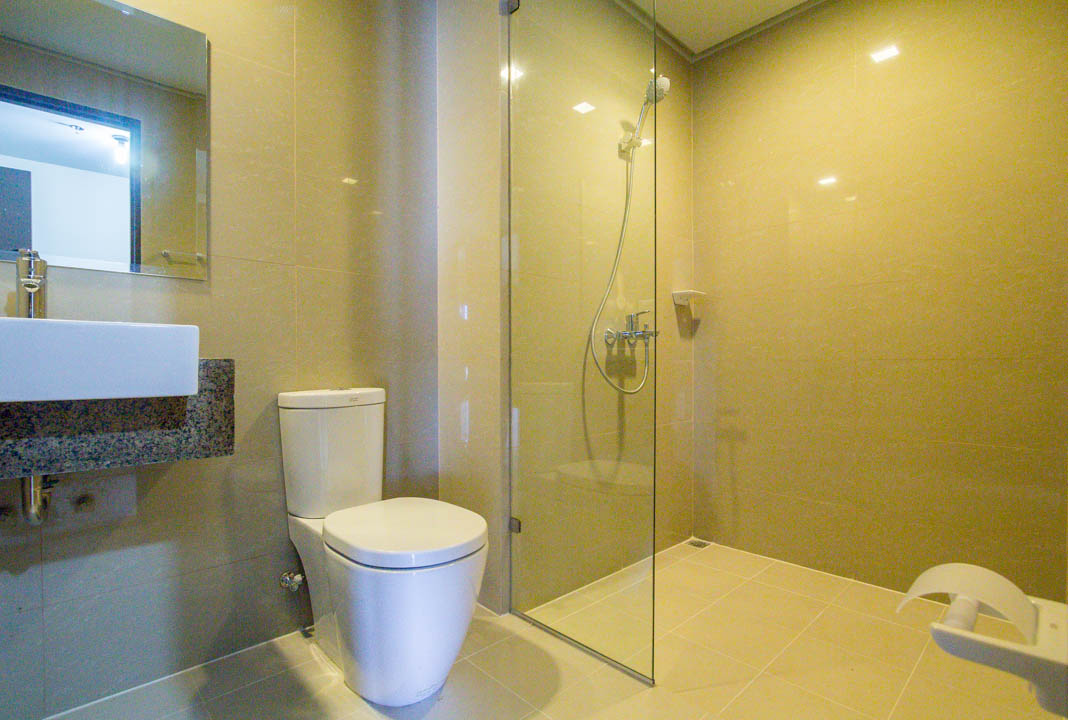                                     4 Bedroom
                                 4 Bedroom Condominium Unit in Bonifacio Global City big photo 17