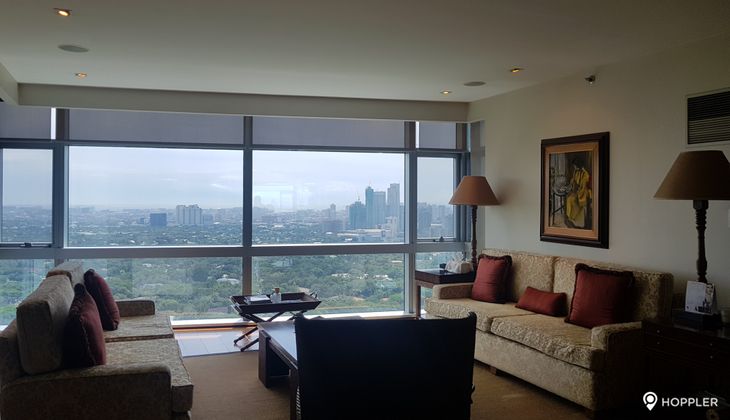                                     3 Bedroom
                                 3 Bedroom Condominium Unit in Pacific Plaza Towers big photo 6