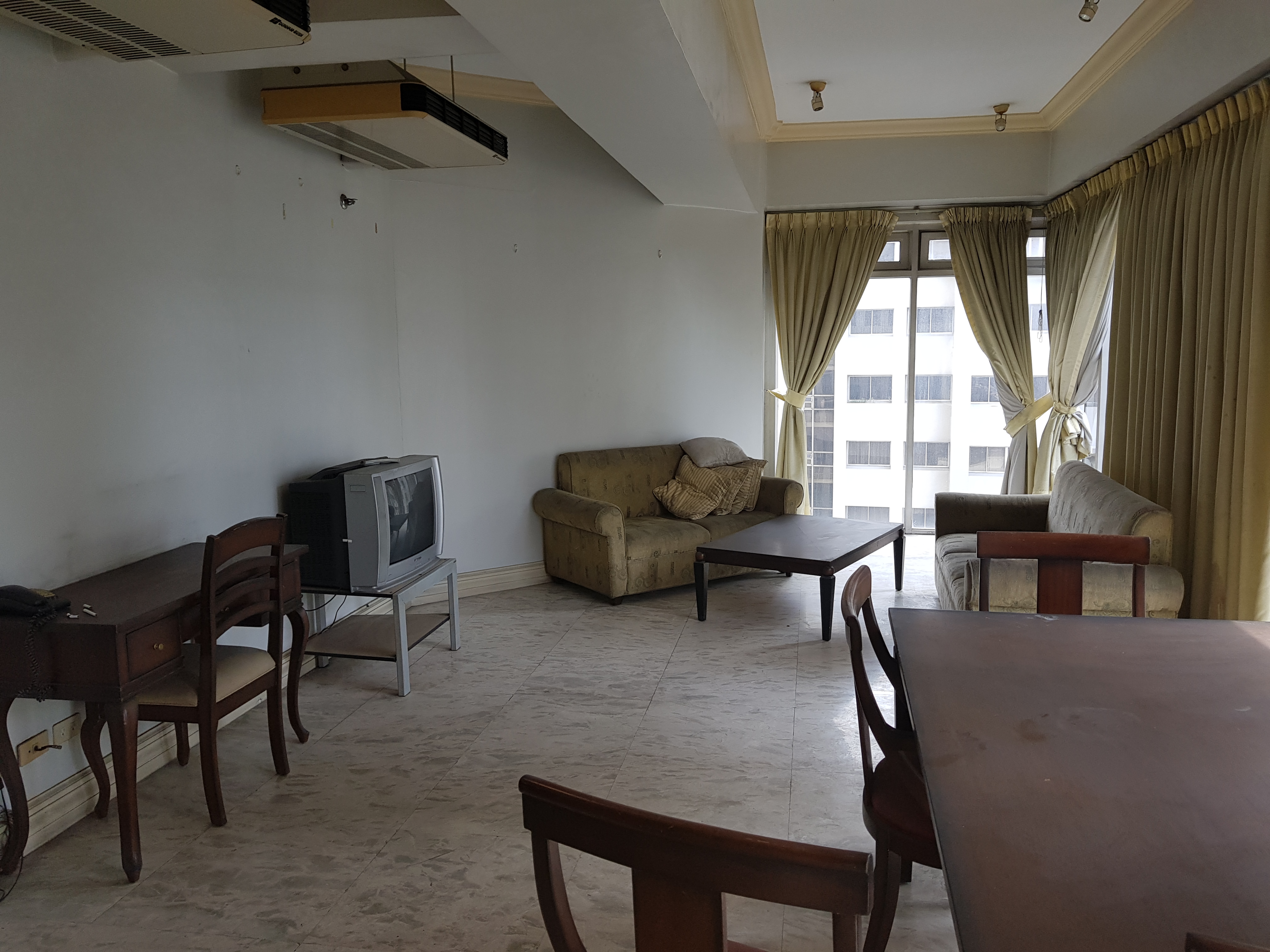                                     3 Bedroom
                                 3 Bedroom Condominium Unit in Salcedo Village big photo 2