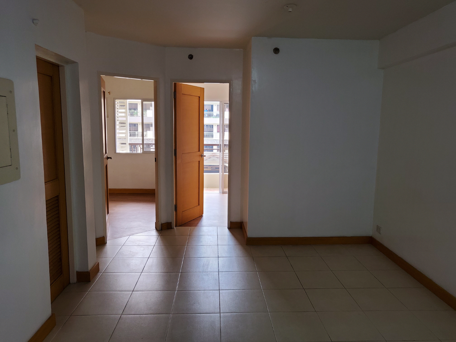                                     2 Bedroom
                                 2 Bedroom Condominium Unit in Cedar Crest big photo 2