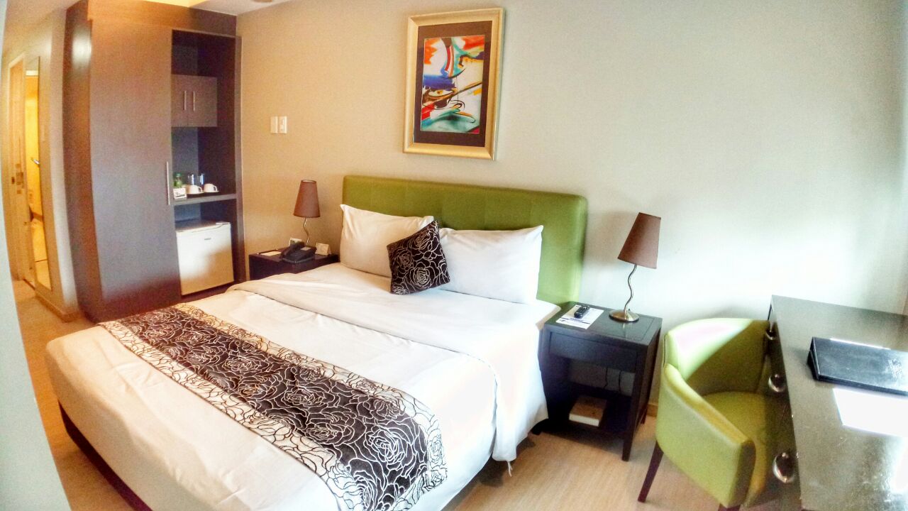                                     1 Bedroom
                                 0 Bedroom Condominium Unit in The Exchange Regency big photo 3