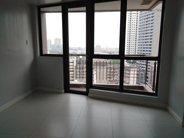                                     1 Bedroom
                                 1 Bedroom Condominium Unit in Legaspi Village big photo 5