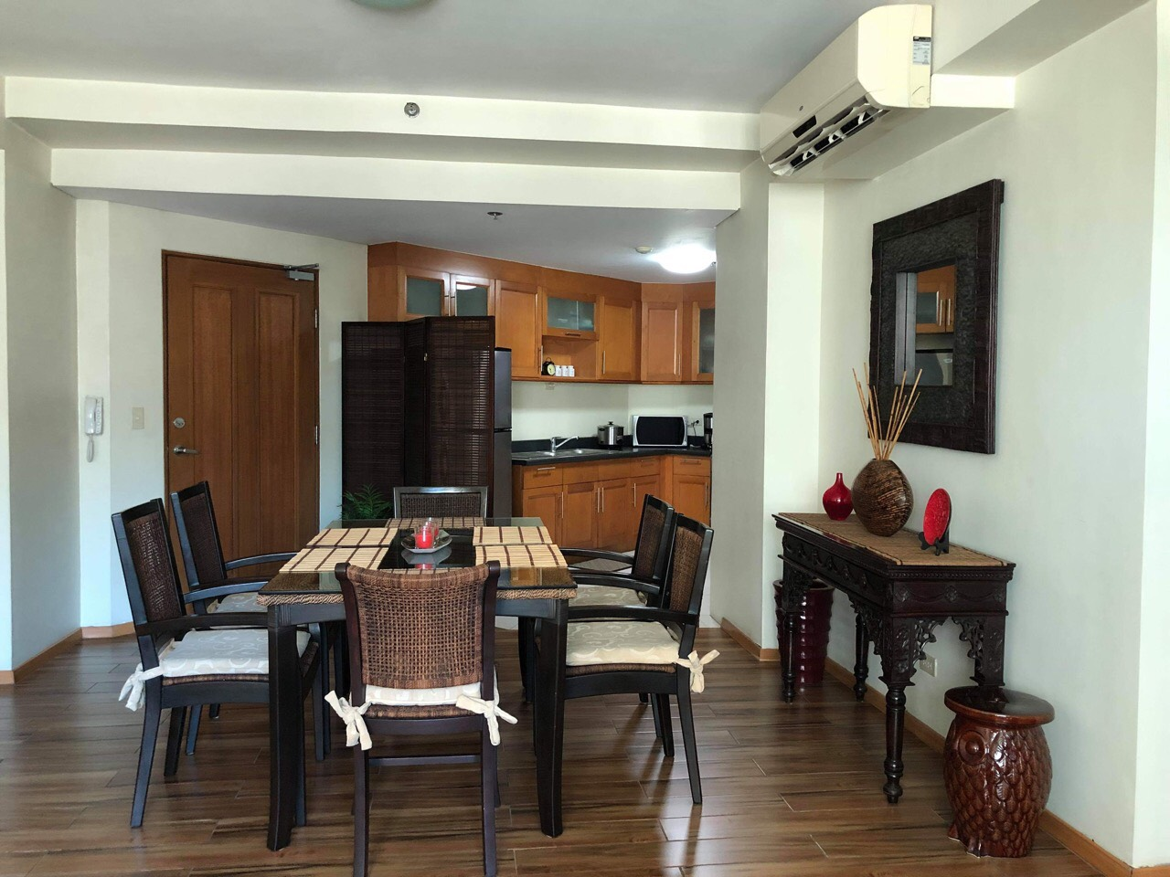                                     2 Bedroom
                                 2 Bedroom Condominium Unit in Bonifacio Ridge big photo 1