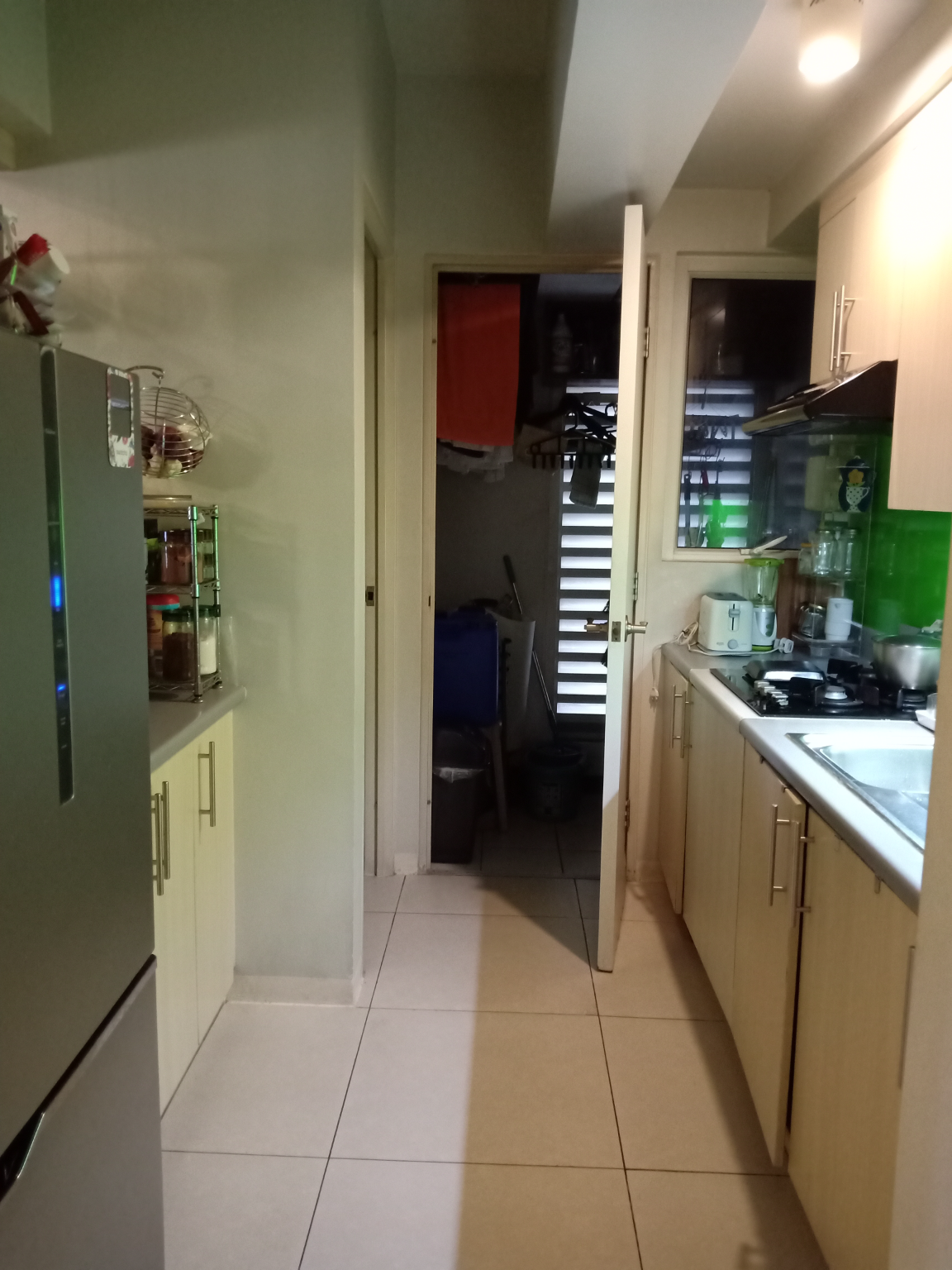                                     2 Bedroom
                                 2 Bedroom Condominium Unit in Legaspi Village big photo 6