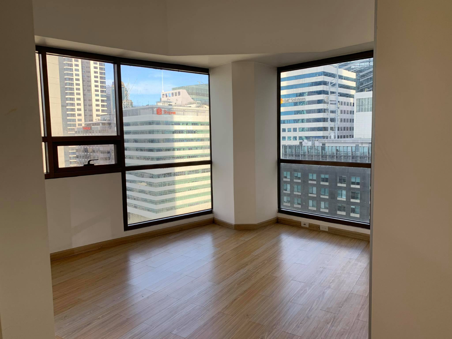                                     2 Bedroom
                                 2 Bedroom Condominium Unit in Bonifacio Global City big photo 7