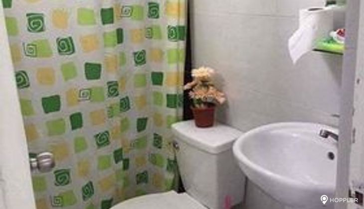                                     4 Bedroom
                                 4 Bedroom Condominium Unit in Victoria De Manila big photo 6