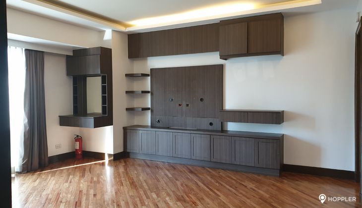                                     3 Bedroom
                                 3 Bedroom Condominium Unit in Rockwell Center big photo 3