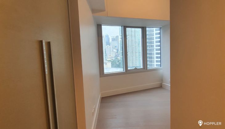                                     2 Bedroom
                                 2 Bedroom Condominium Unit in The Proscenium Residences big photo 33