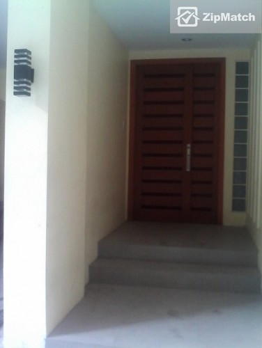                                     5 Bedroom
                                 5 Bedroom Townhouse For Sale in Cordillera big photo 1