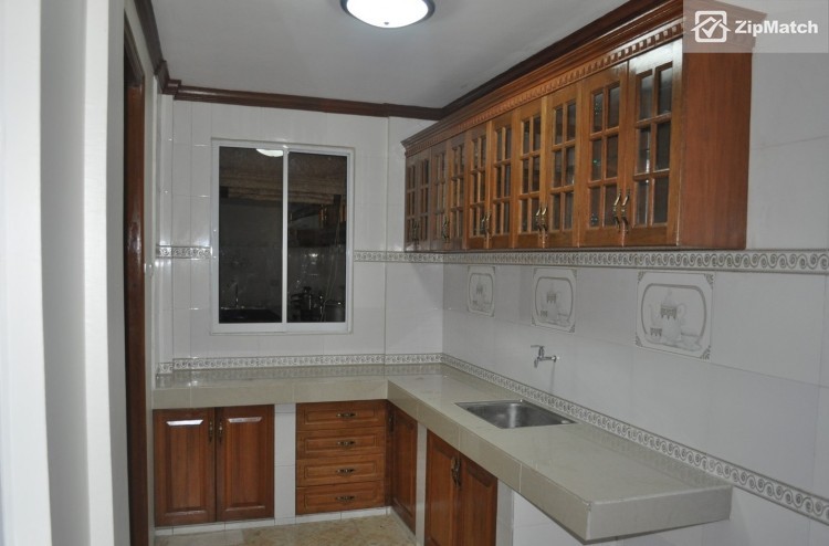                                     4 Bedroom
                                 4 Bedroom House and Lot For Sale in Banawa big photo 6