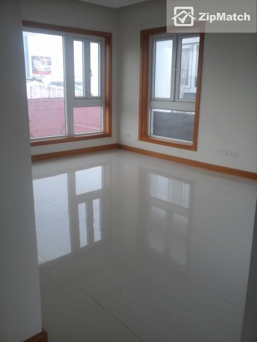                                     5 Bedroom
                                 5 Bedroom Townhouse For Sale in Quezon Ave. QC big photo 7