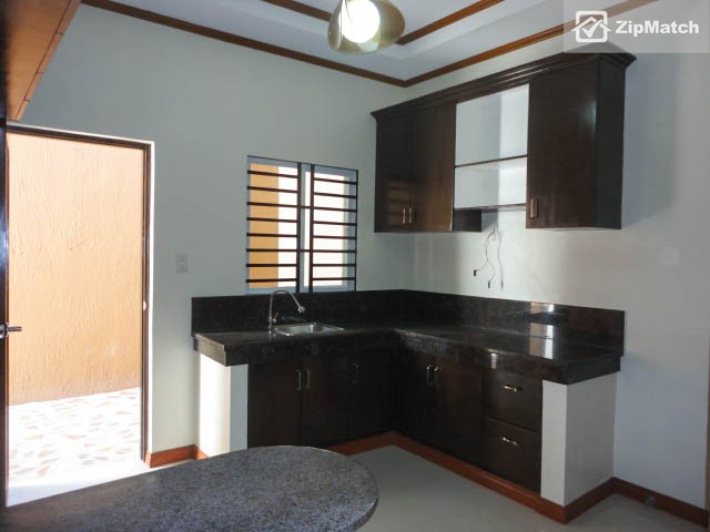                                     4 Bedroom
                                 4 Bedroom House and Lot For Sale big photo 9