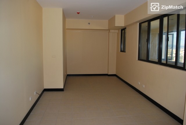                                     2 Bedroom
                                 2 Bedroom Condominium Unit For Sale in Cypress Towers big photo 2