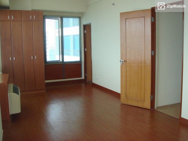                                     4 Bedroom
                                 4 Bedroom Condominium Unit For Sale in Eastwood Parkview big photo 4