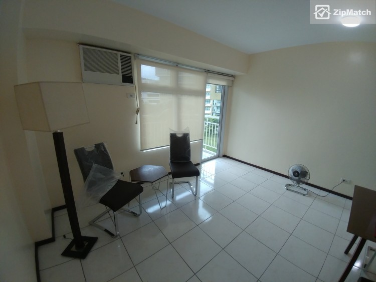                                     2 Bedroom
                                 2 Bedroom Condominium Unit For Sale in Two Serendra big photo 4