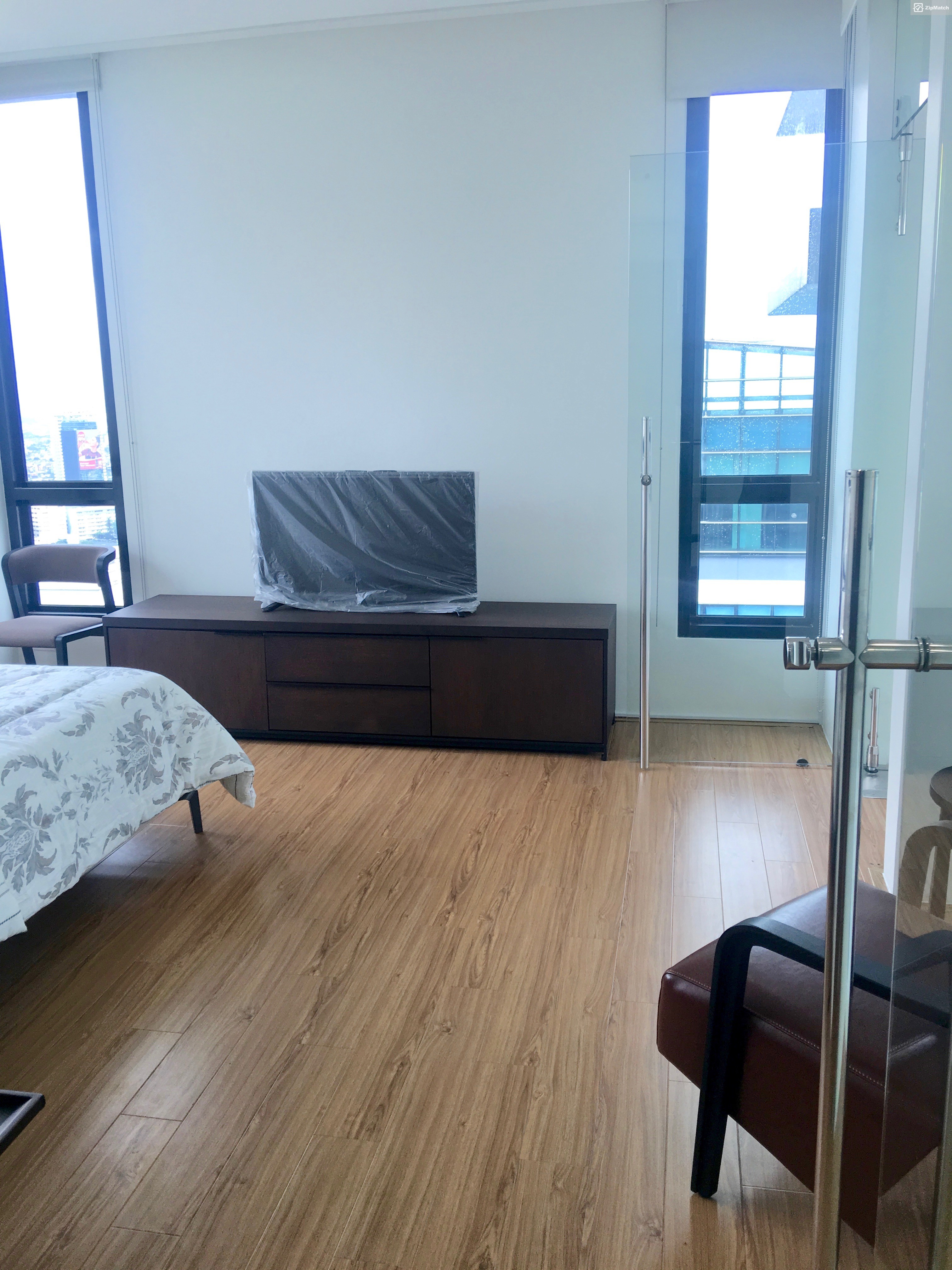                                     1 Bedroom
                                 1 Bedroom Condominium Unit For Sale in The Fort Residences big photo 5