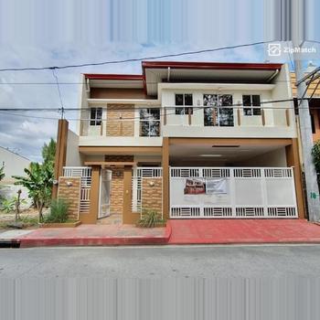 5 Bedroom House and Lot For Sale in Greenwoods Exec Village