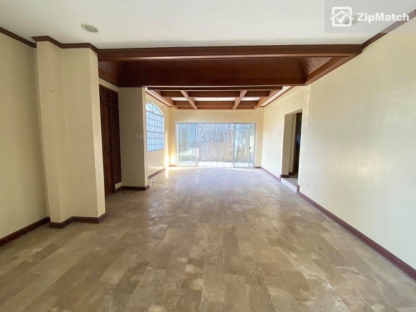                                     3 Bedroom
                                  big photo 1