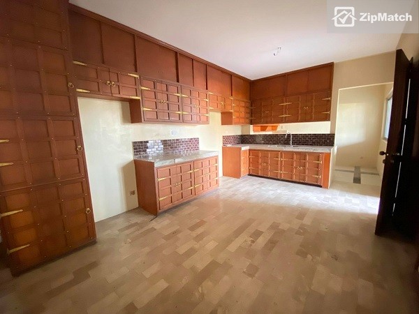                                     3 Bedroom
                                  big photo 15