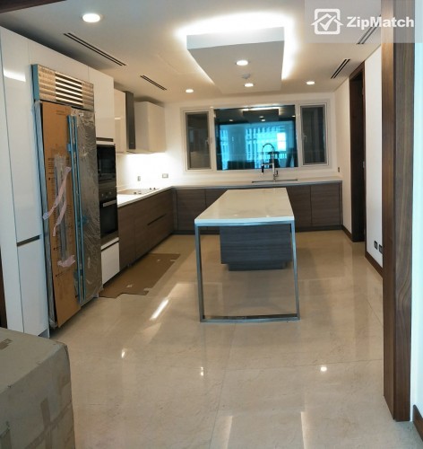                                     3 Bedroom
                                 3 Bedroom Condominium Unit For Sale in Two Roxas Triangle big photo 7