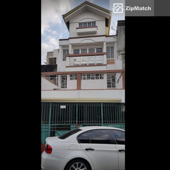 4 Bedroom Townhouse For Sale in Sta. Lucia Townhouse