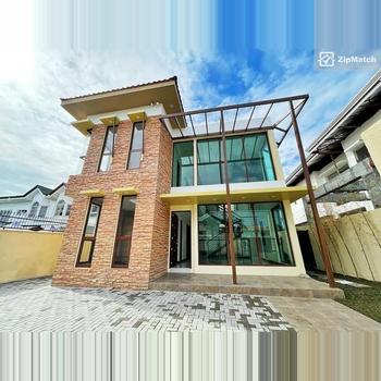 6 Bedroom House and Lot For Sale in Multinational Village Paranaque