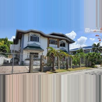 6 Bedroom House and Lot For Sale in Ayala Alabang