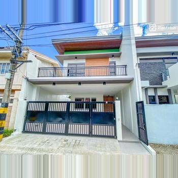 4 Bedroom House and Lot For Sale in bf resort village