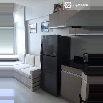1 Bedroom Condominium Unit For Sale in Eton Emerald Lofts