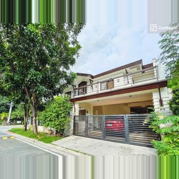 4 Bedroom House and Lot For Sale in Mahogany Place 3