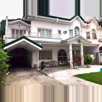 7 Bedroom House and Lot For Sale in Multinational Village