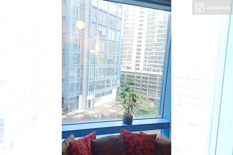                                     1 Bedroom
                                 1 Bedroom Condominium Unit For Sale in Two Central big photo 1