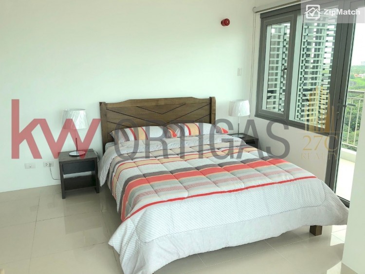                                     2 Bedroom
                                 2 Bedroom Condominium Unit For Sale in Bristol at Parkway Place big photo 1