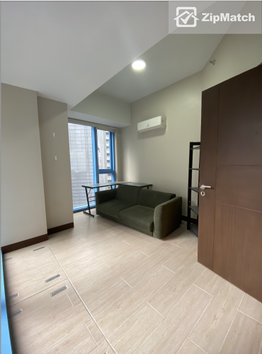                                     2 Bedroom
                                 2 Bedroom Condominium Unit For Sale in Three Central big photo 3