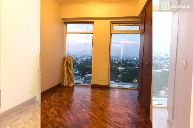                                     3 Bedroom
                                 3 Bedroom Condominium Unit For Sale in The Salcedo Park Twin Towers big photo 9