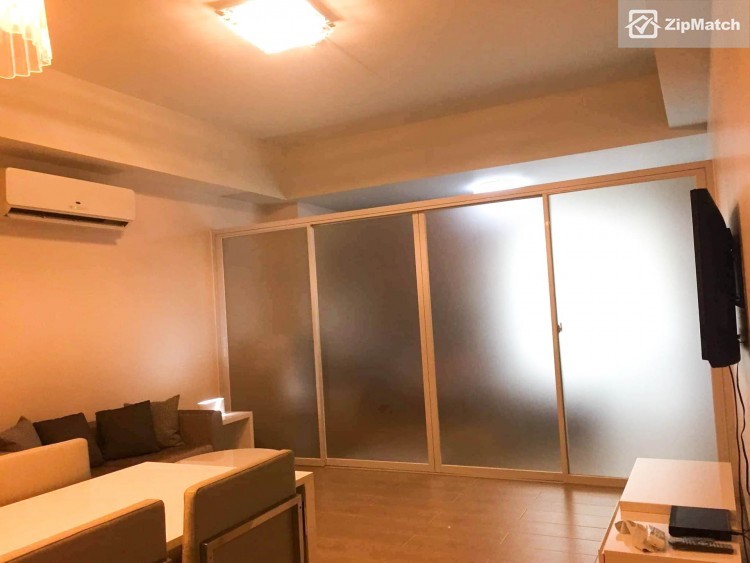                                     1 Bedroom
                                 1 Bedroom Condominium Unit For Sale in Two Central big photo 7