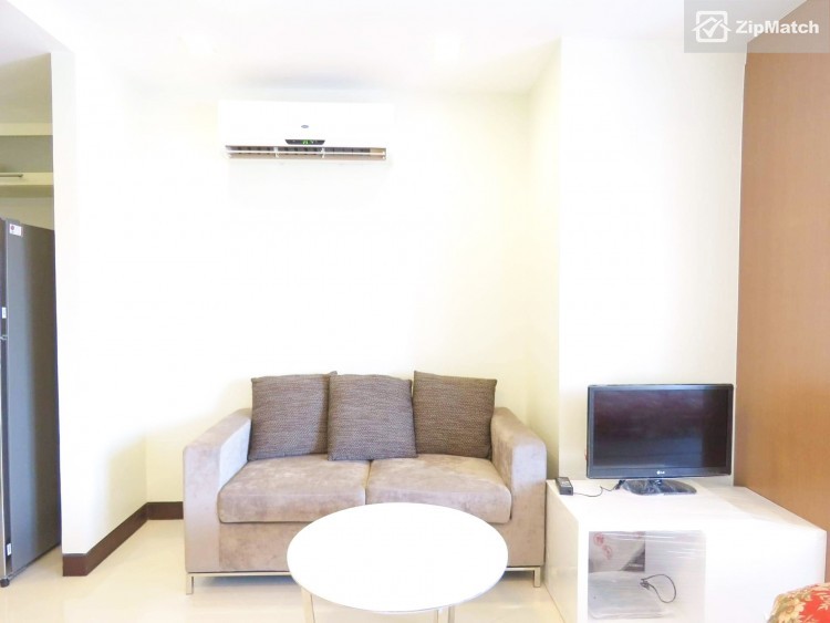                                     0
                                 Studio Type Condominium Unit For Sale in One Central big photo 4