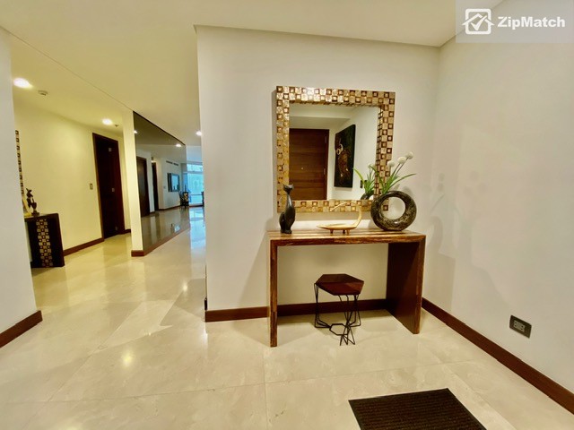                                     3 Bedroom
                                 3 Bedroom Condominium Unit For Rent in Two Roxas Triangle big photo 6