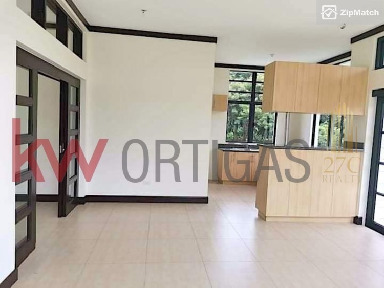                                     4 Bedroom
                                 4 Bedroom House and Lot For Sale in South Forbes Villas big photo 4