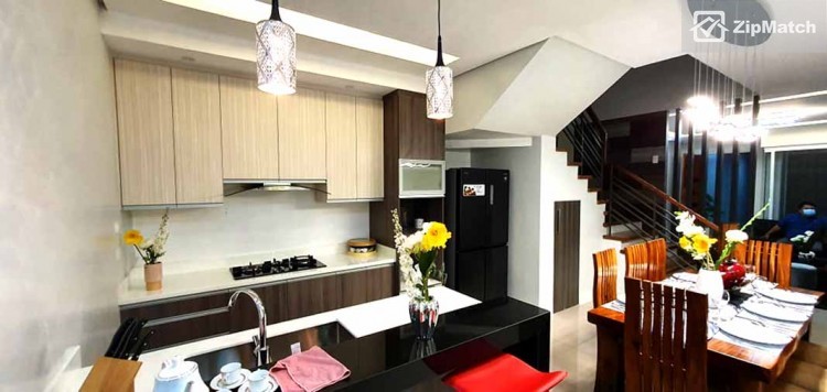                                     5 Bedroom
                                 5 Bedroom Townhouse For Sale in Diliman big photo 6